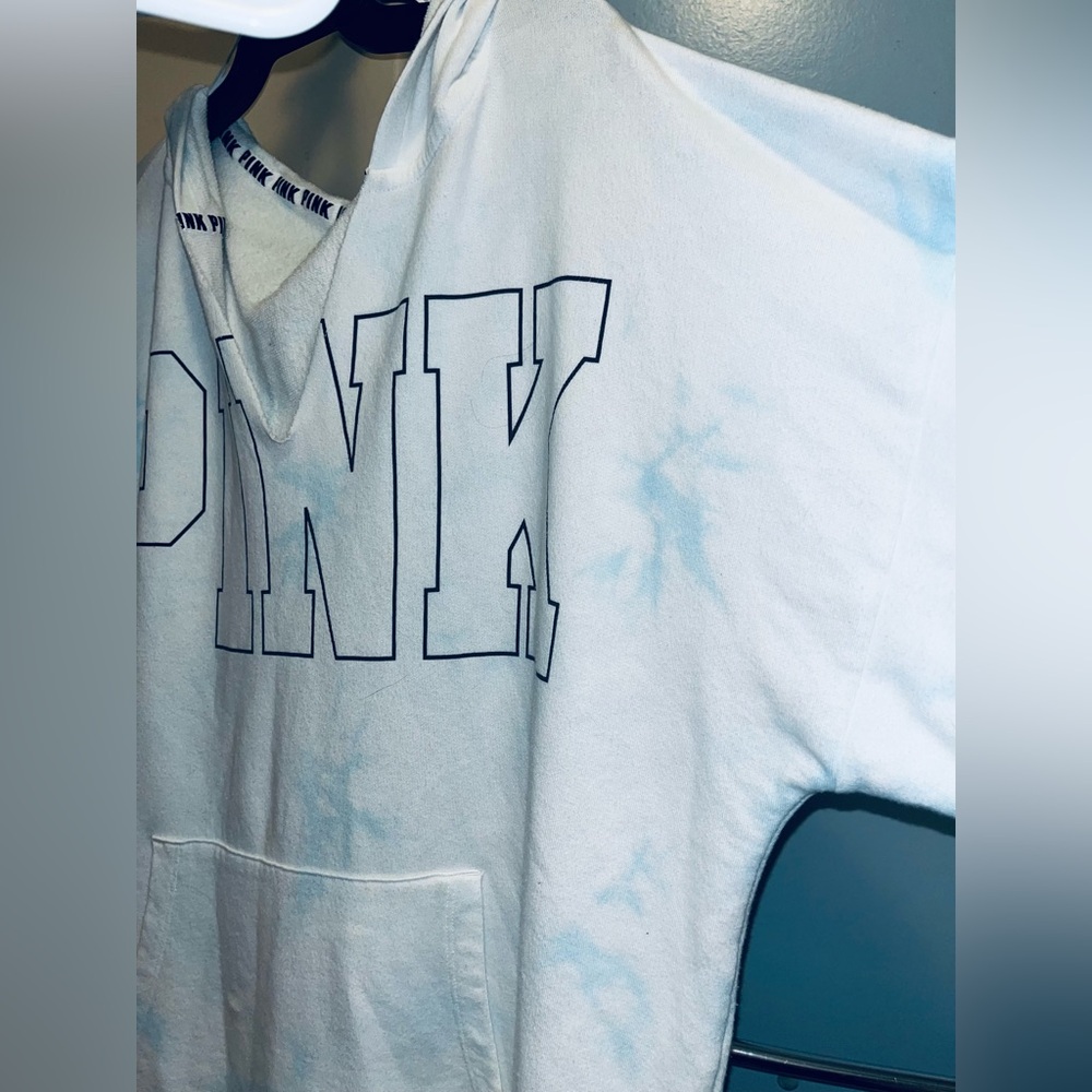 Victoria's Secret PINK          V-neck Blue and White Tie-Dye Hoodie - Picture 7 of 7